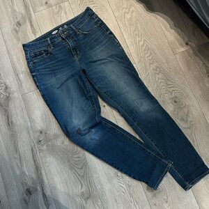 Old Navy skinny jeans. Size 10